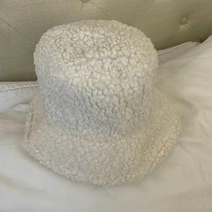 NWOT Sherpa Bucket Hat